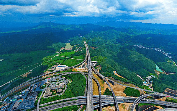 最美高速路，品质杭绍台，yth游艇会指定官网沥青造